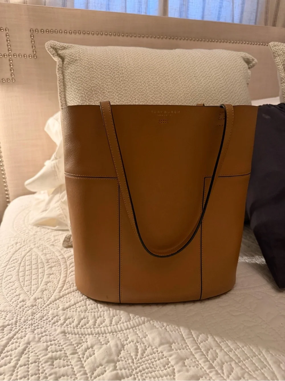 Tory Burch Leather bucket bag